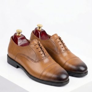 Classic Leather Oxford Lace-Up Shoe